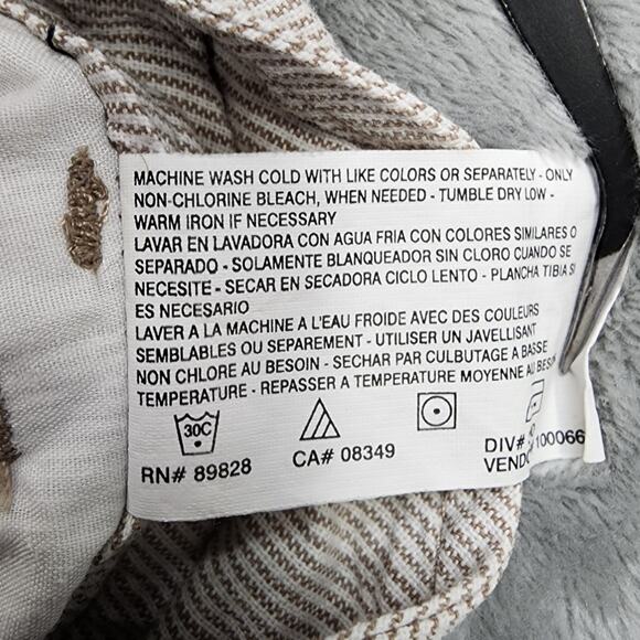 Gloria Vanderbilt Pants Womens 10 Tan White Striped Double Button Capri Cuffed - Picture 8 of 13